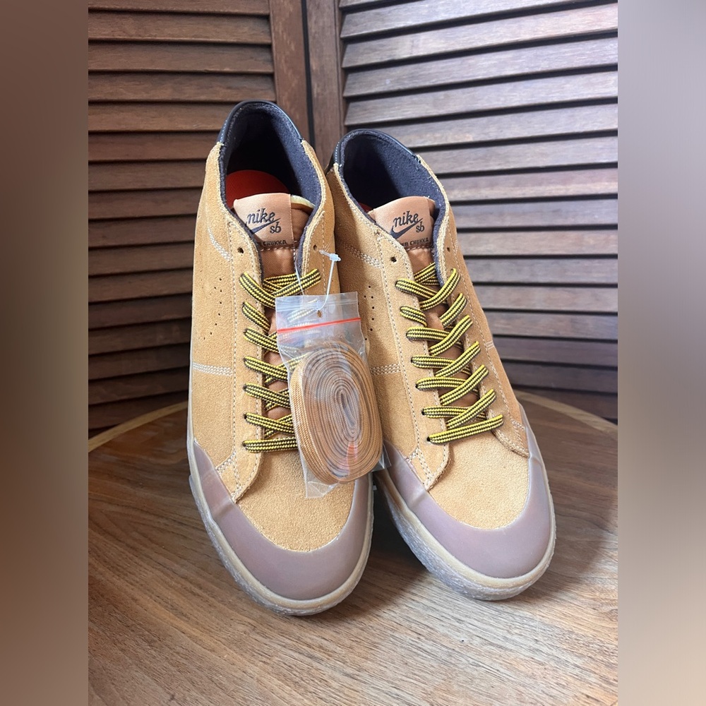 New in Box! Hard to find! SB ZOOM BLAZER CHUKKA XT PRM size 10